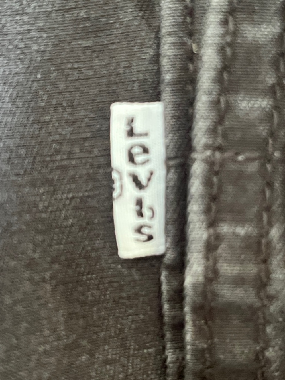 Levi's Black Cargo Shorts with Multi-Pocket Design - Picture 3 of 10